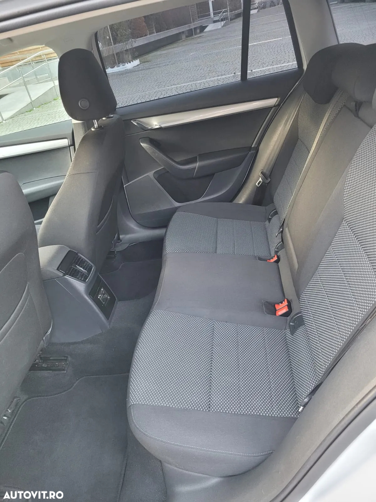 Skoda Octavia Combi 1.0 TSI DSG Ambition - 12