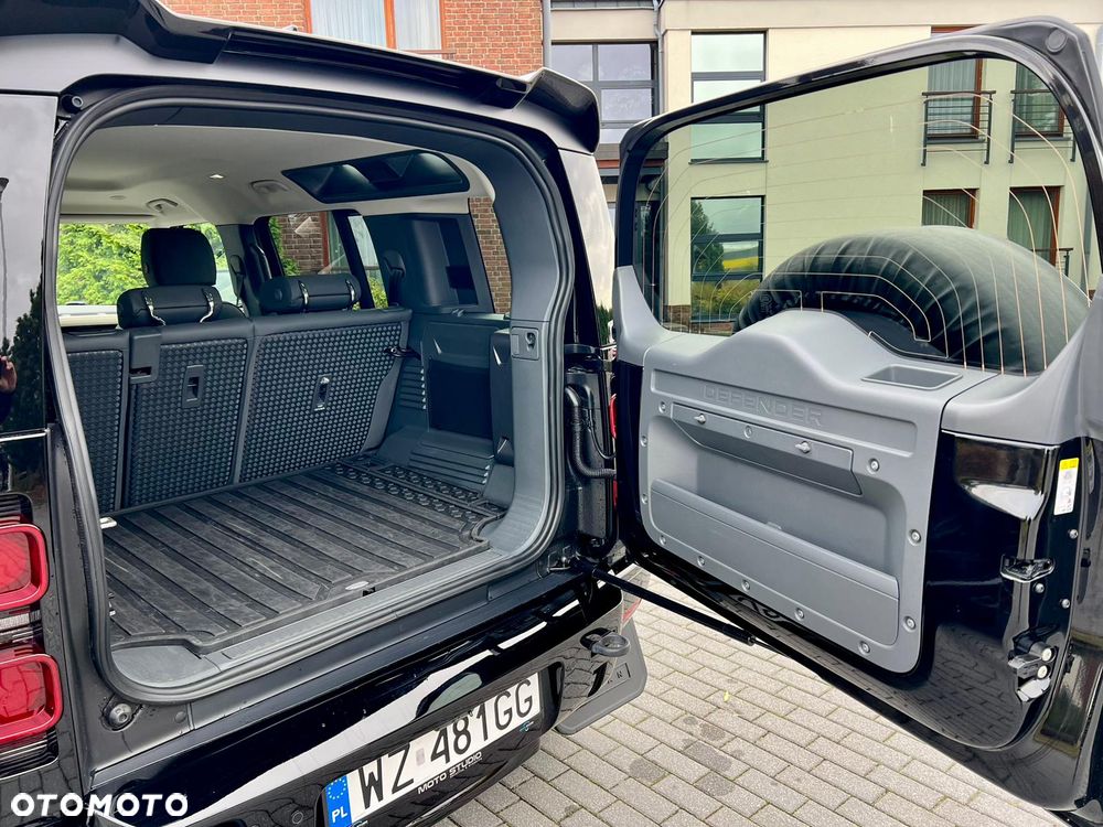 Land Rover Defender 3.0 D300 mHEV X-Dynamic SE - 24