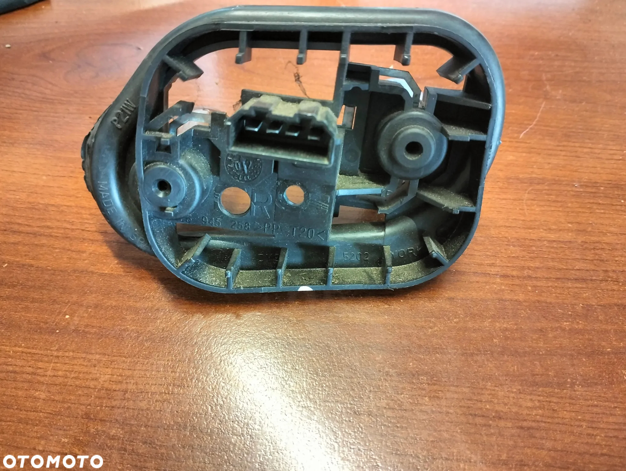 Wkład lampy tył na żarówki wtyczka Seat Ibiza 6L 02-04r prawy 6L6945258 - 2