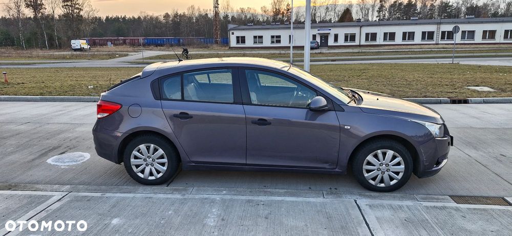 Chevrolet Cruze 1.6 LS - 7
