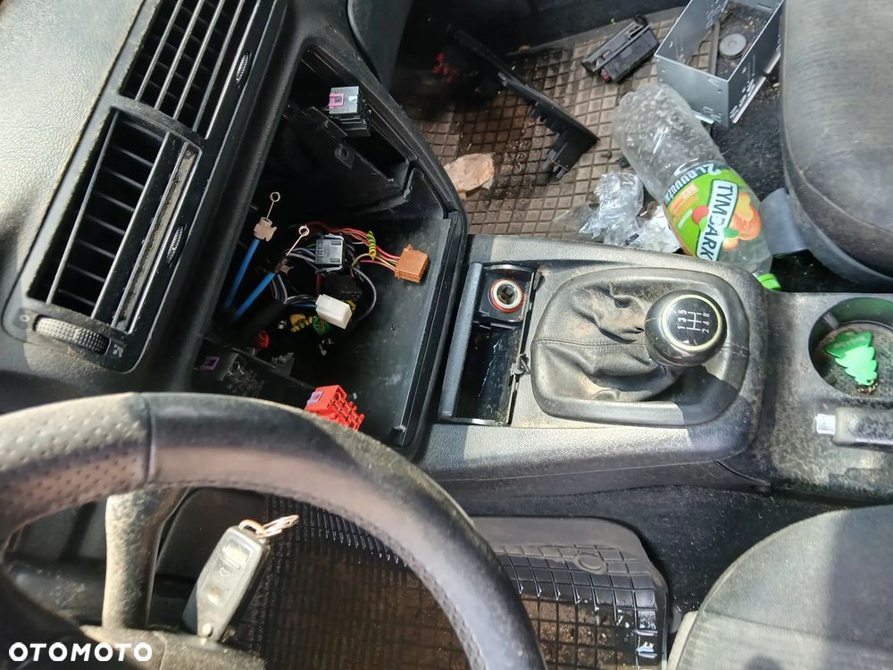 vw passat b5 FL fotel kanapa deska kokpit podsufitka boczek podłokietnik licznik panel szyb - 4