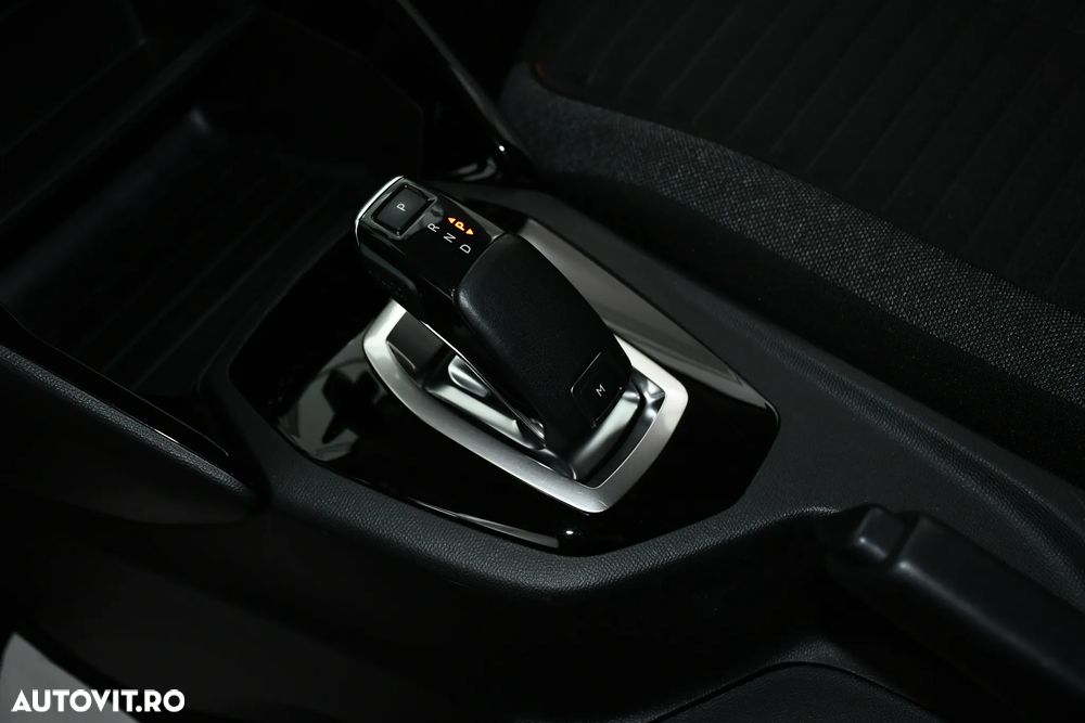 Peugeot 2008 1.2 L PureTech STT EAT8 Allure - 16