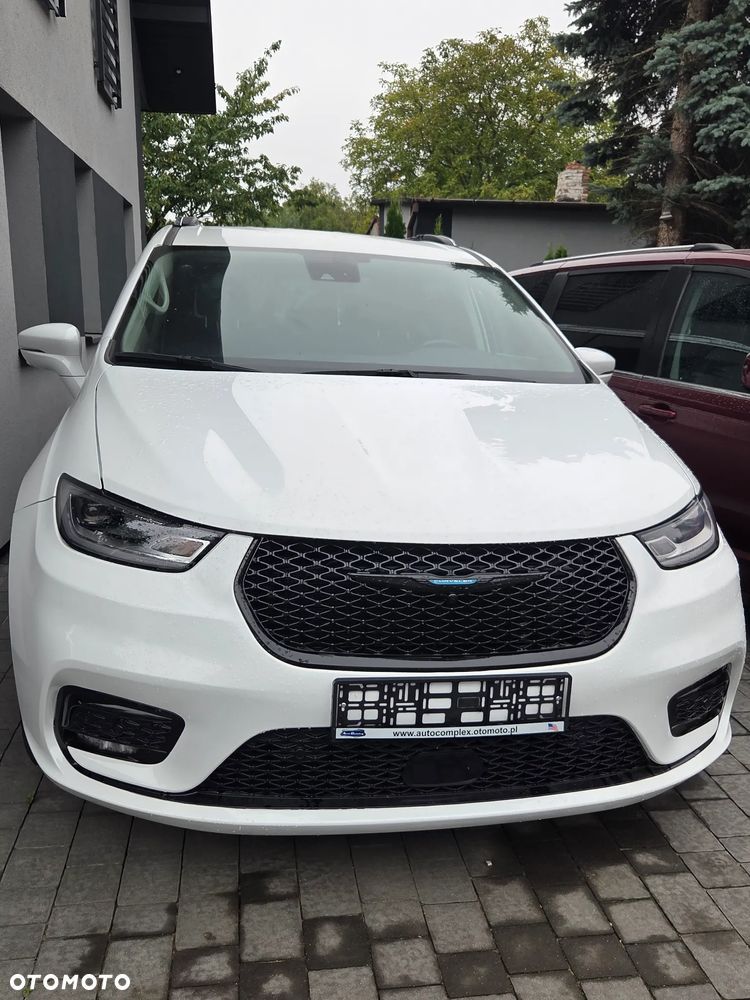 Chrysler Pacifica - 17