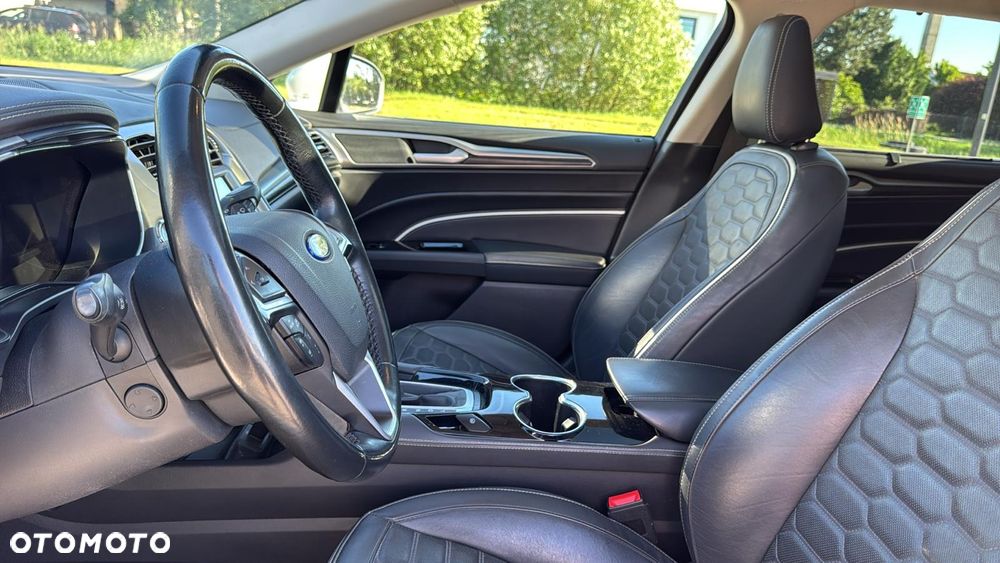 Ford Mondeo - 22