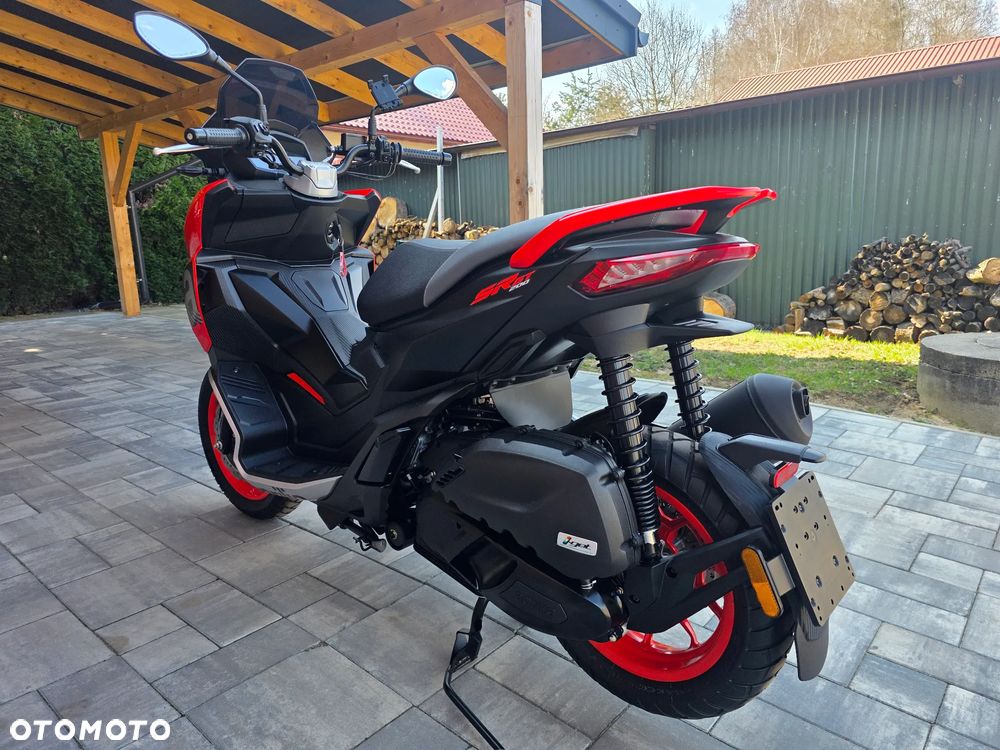 Aprilia SR - 5