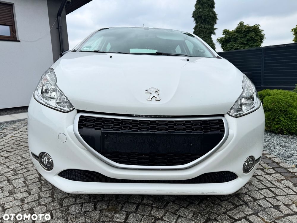 Peugeot 208 - 5