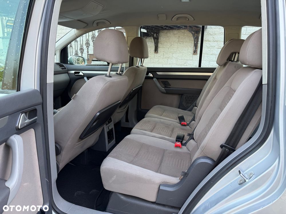 Volkswagen Touran 1.4 TSI STYLE - 17