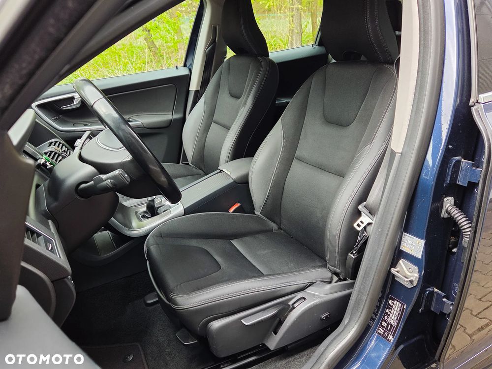 Volvo XC 60 D4 Momentum - 7