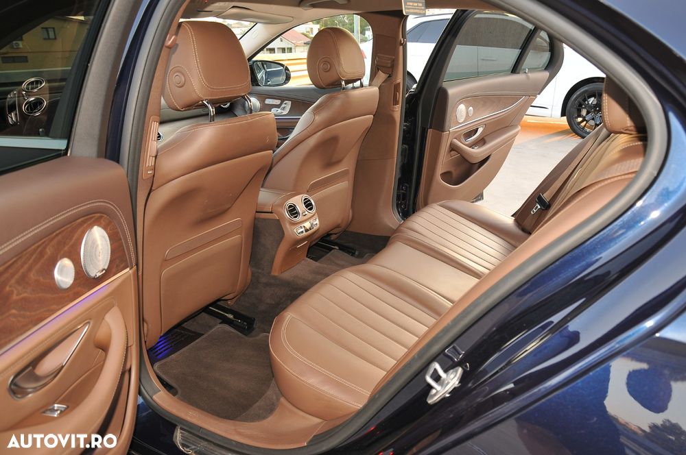 Mercedes-Benz E - 10