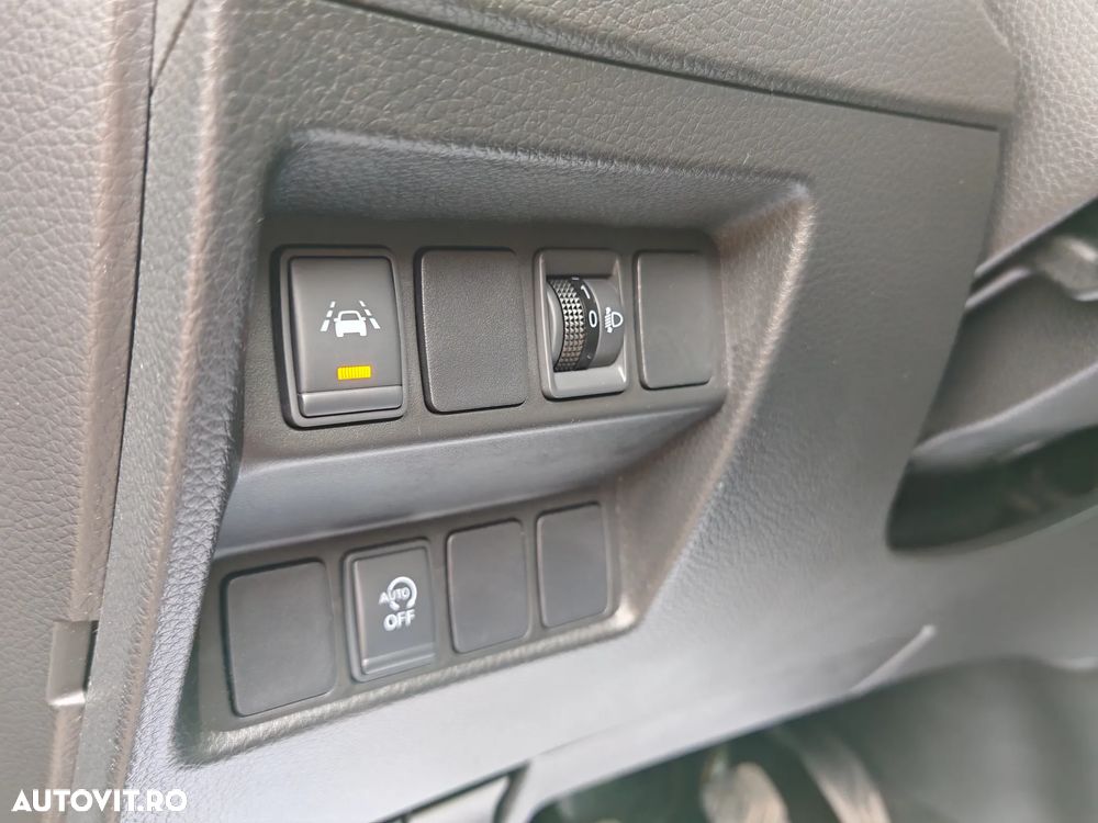 Nissan Qashqai 1.3 DIG-T N-CONNECTA - 12