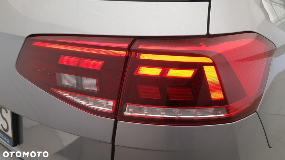 Volkswagen Passat - 12