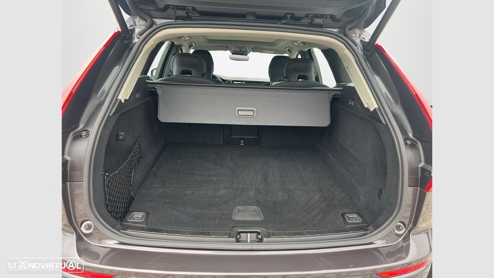 Volvo XC 60 2.0 T6 PHEV Core AWD - 18