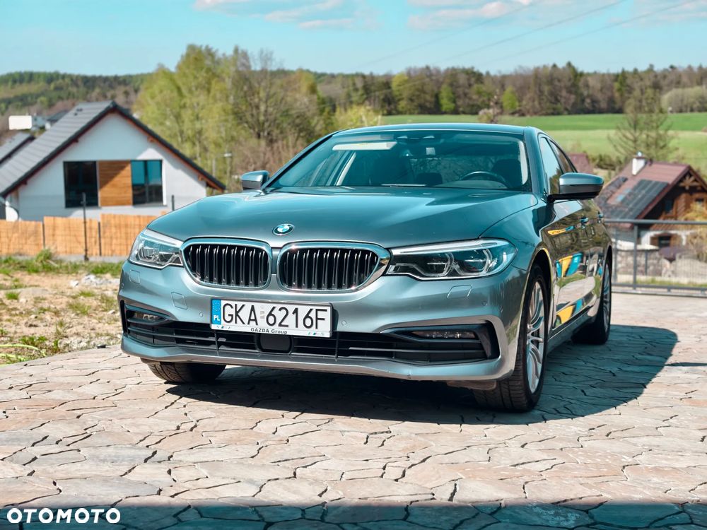 BMW Seria 5 530i GPF xDrive Sport Line sport - 2