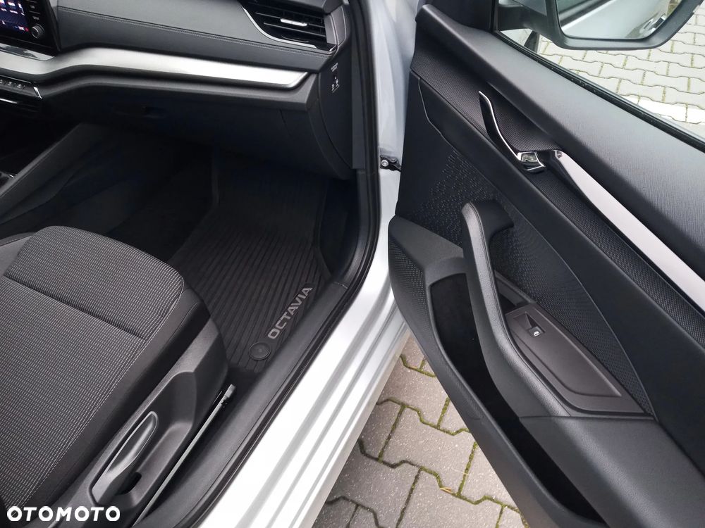Skoda Octavia 1.5 TSI ACT Ambition - 27