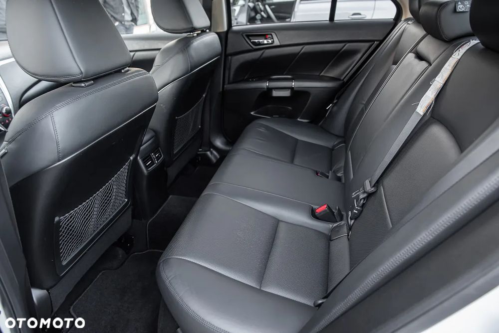 Suzuki Kizashi 2.4 4x4 CVT Sport - 26