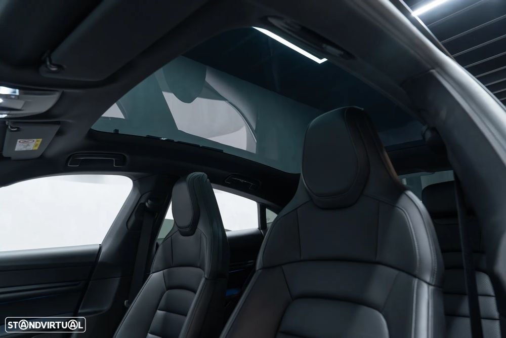 Porsche Taycan Bateria Performance Plus - 28