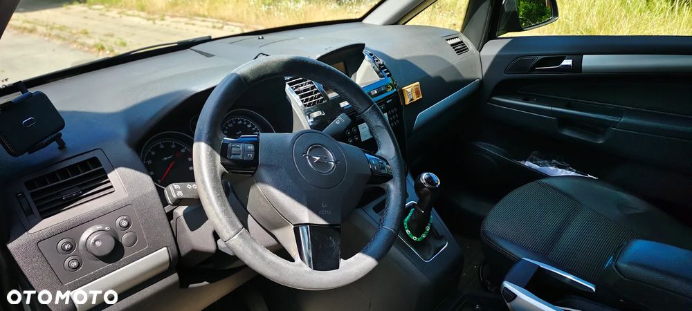 Opel Zafira 1.8 Cosmo - 7