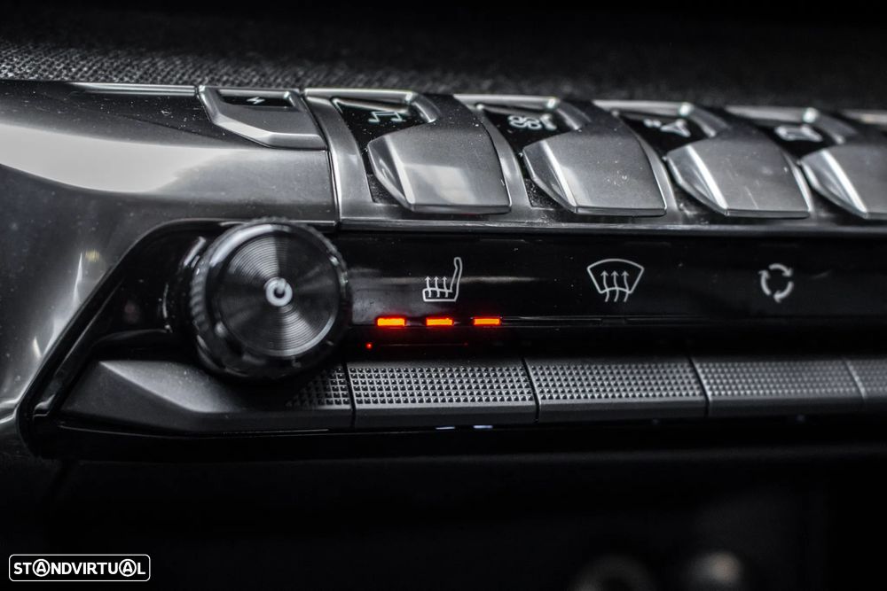 Peugeot 3008 1.6 Hybrid Allure e-EAT8 - 25