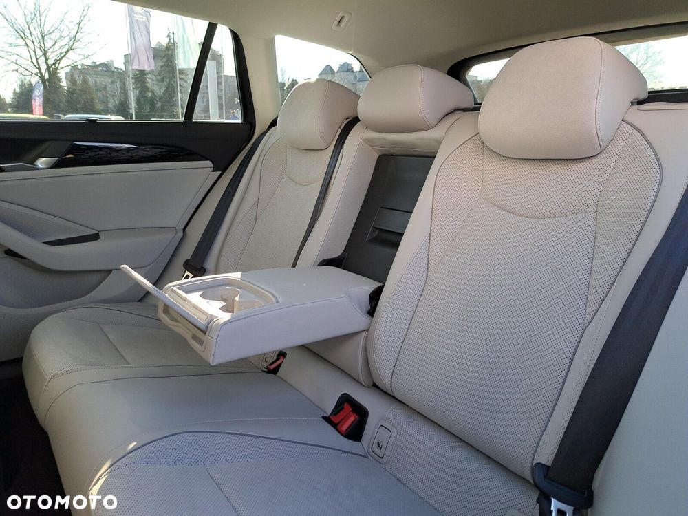Volkswagen Passat - 37