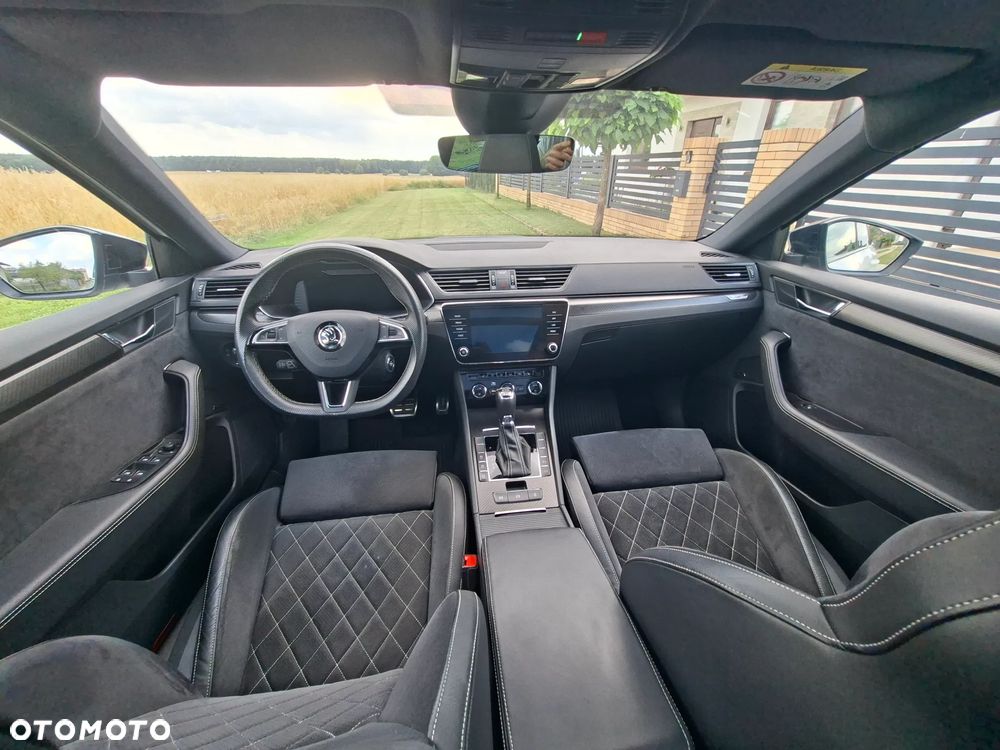 Skoda Superb 2.0 TDI SCR 4x4 Sportline DSG - 11