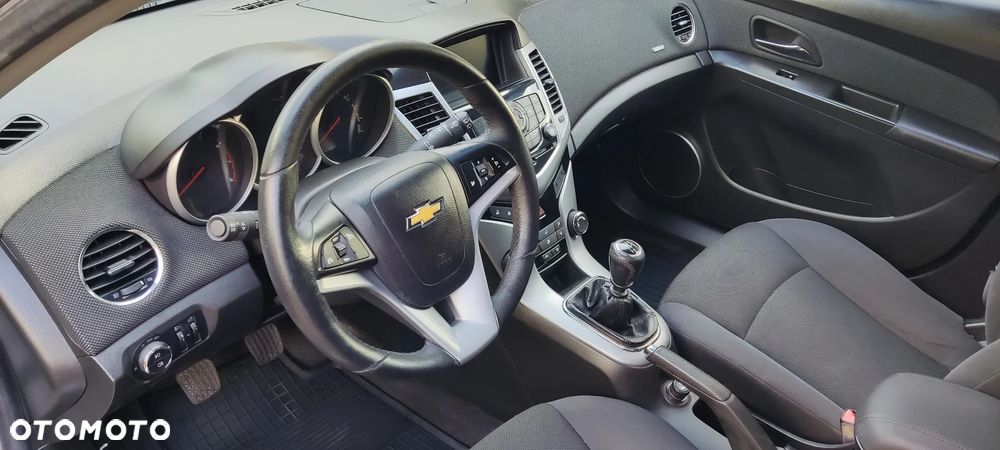 Chevrolet Cruze - 26
