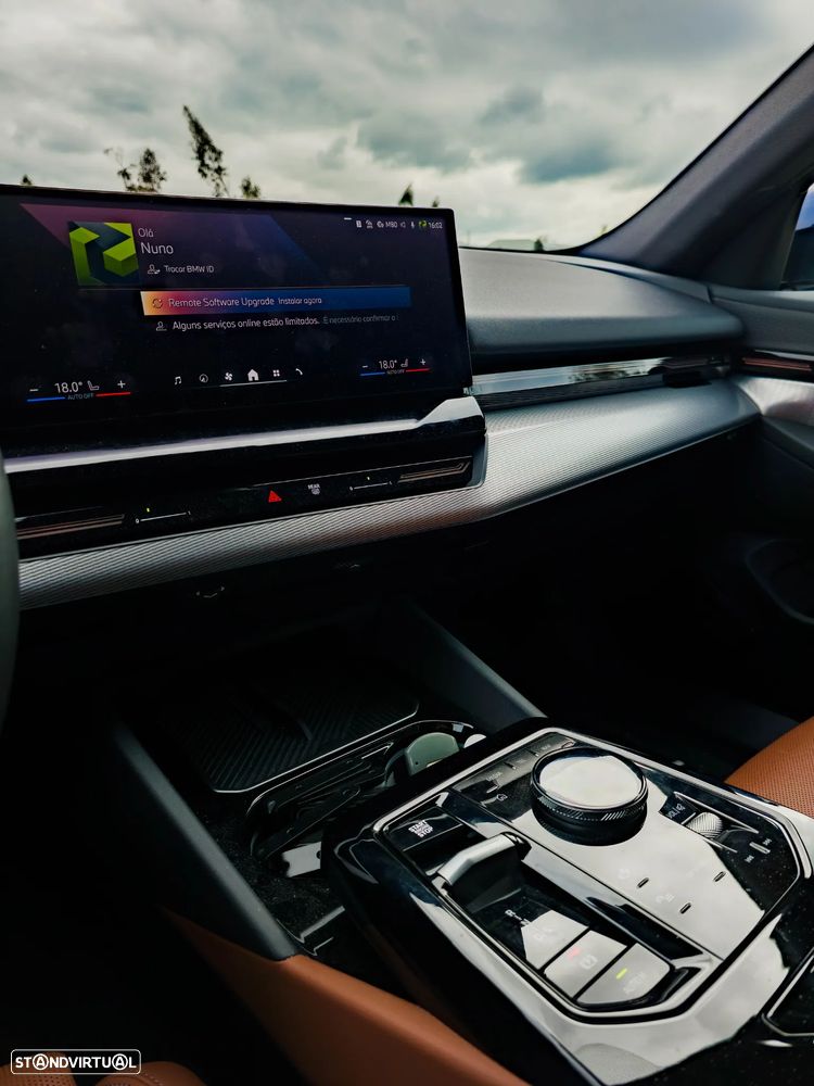 BMW 530 e Pack Desportivo M - 16