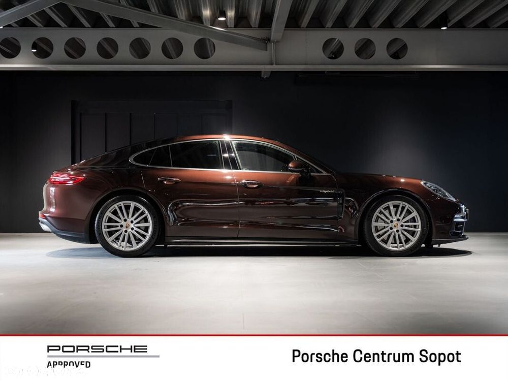 Porsche Panamera 4 E-Hybrid 10 Years Edition - 6