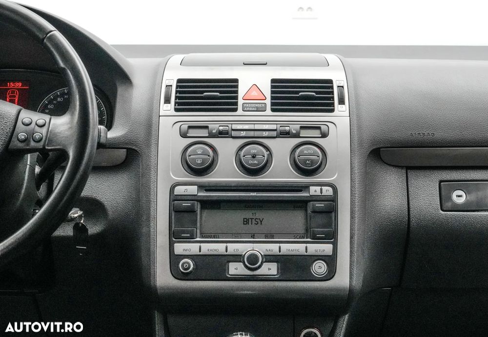 Volkswagen Touran 1.9 TDI DPF Conceptline BlueMotion - 19