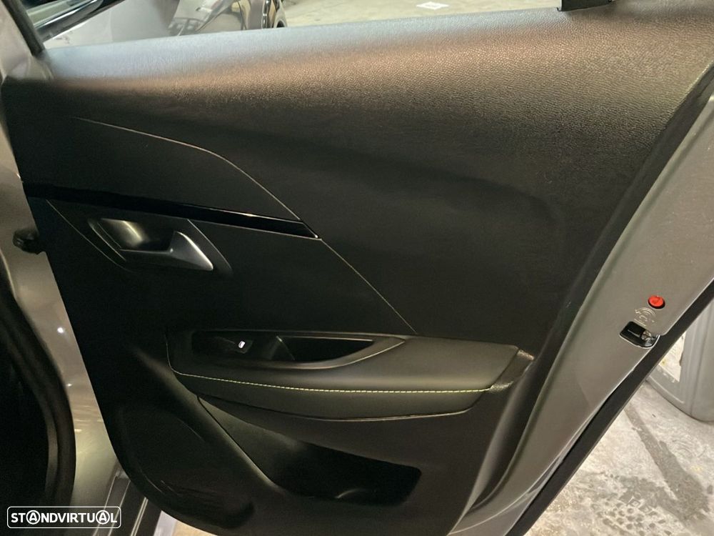 Peugeot e-208 50 kWh GT - 24