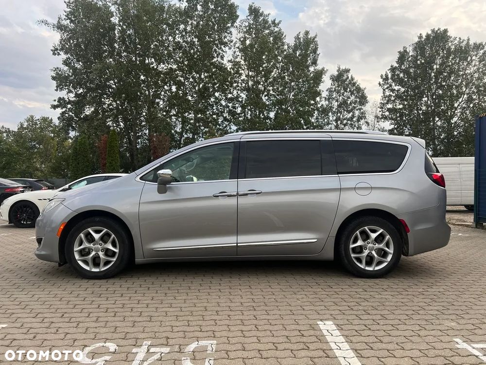 Chrysler Pacifica - 5