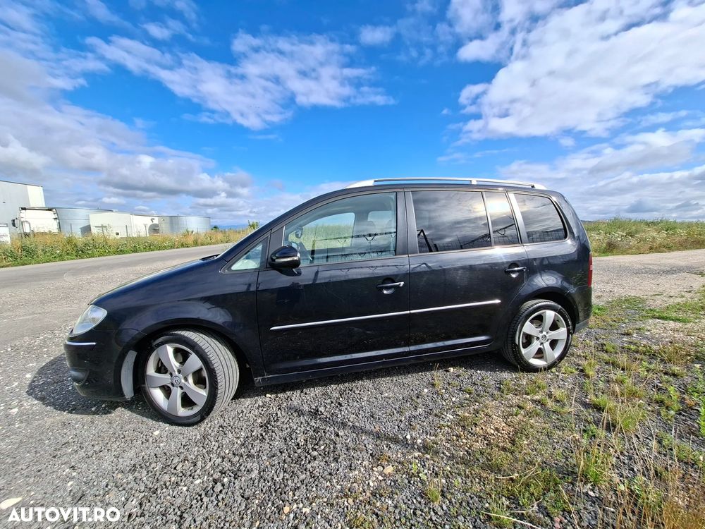 Volkswagen Touran 2.0 TDI DPF DSG Highline - 38