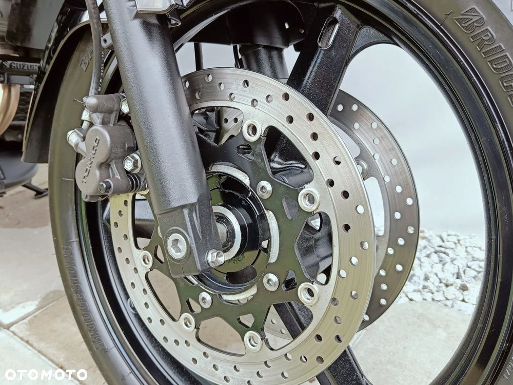 Suzuki DL - 12