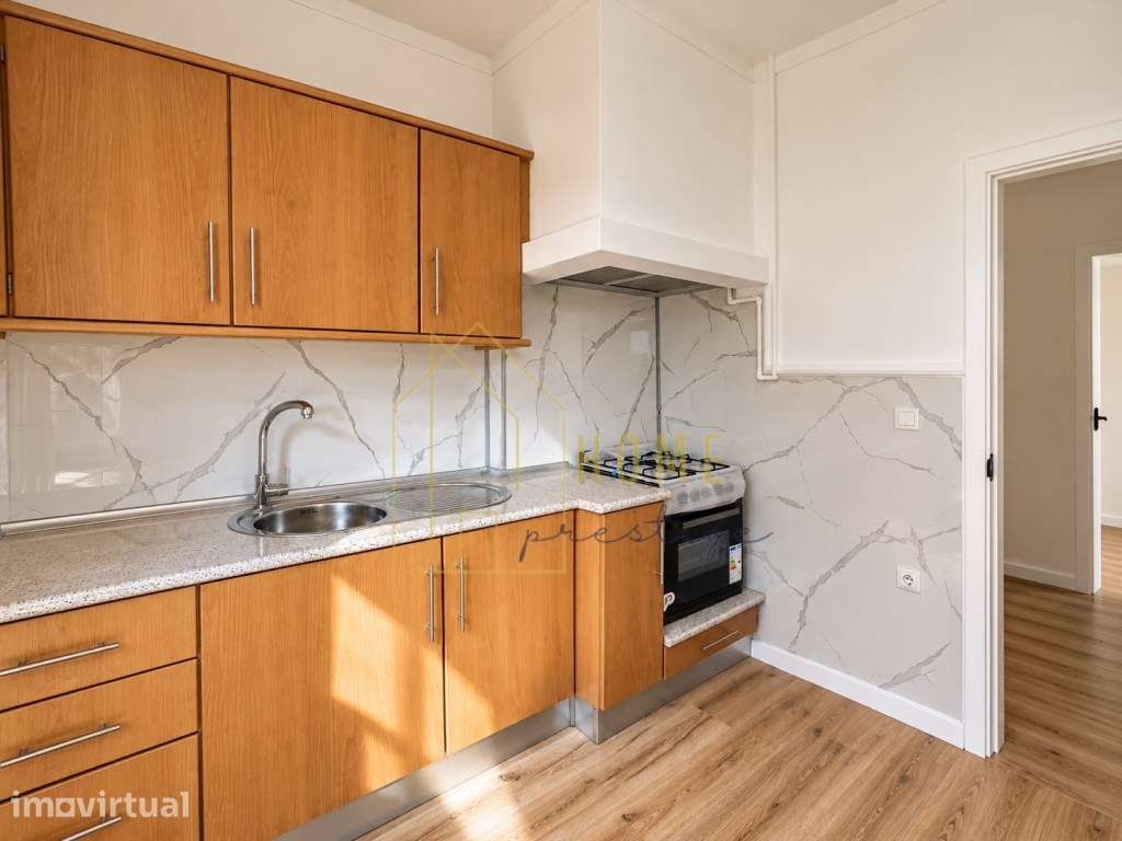 APARTAMENTO T2 REMODELADO, BAIXA DA BANHEIRA - Grande imagem: 2/10