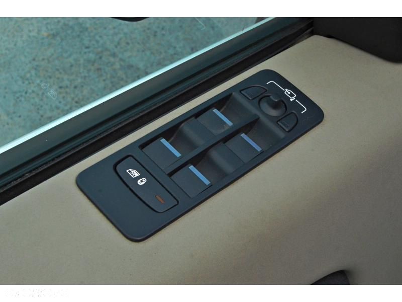 Land Rover Discovery Sport 2.0 D180 SE - 24