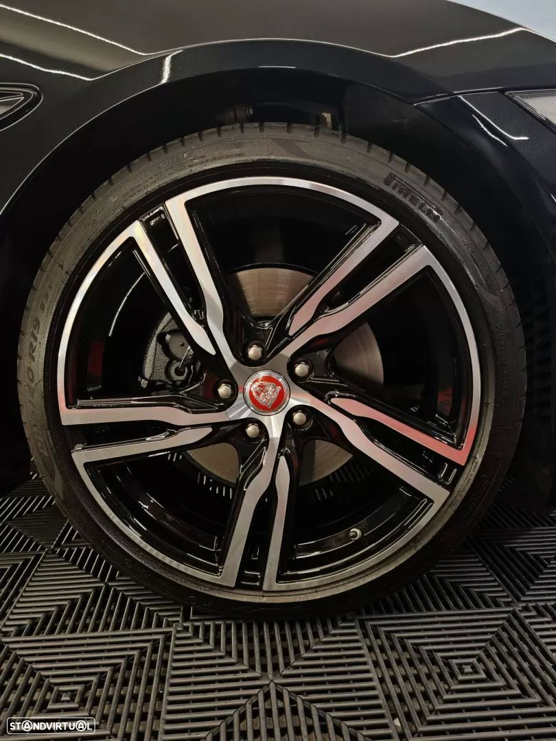 Jaguar XE 2.0 D R-Sport Aut. - 6