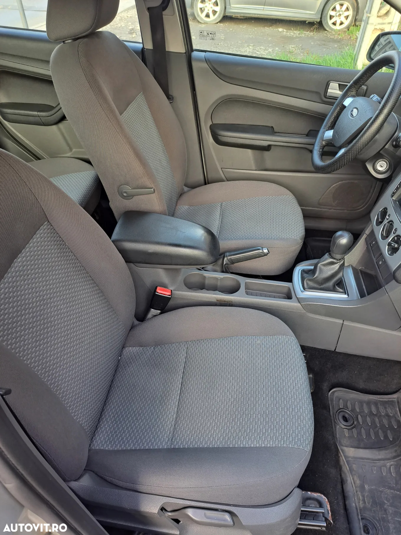 Ford Focus - 11