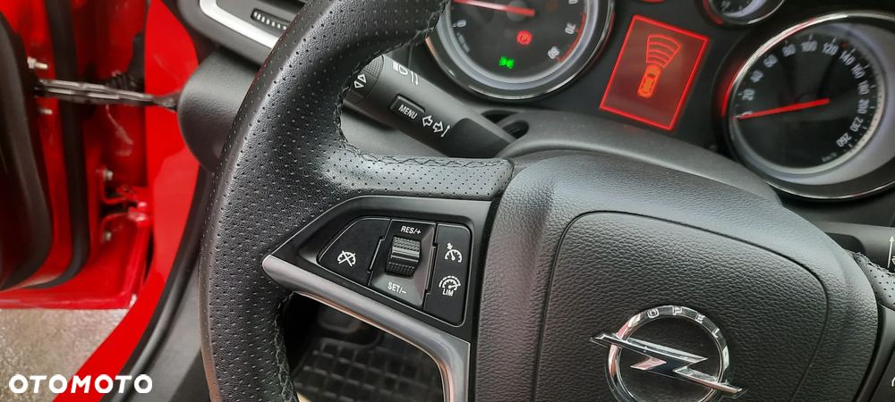 Opel Astra 1.6 T Sport - 24