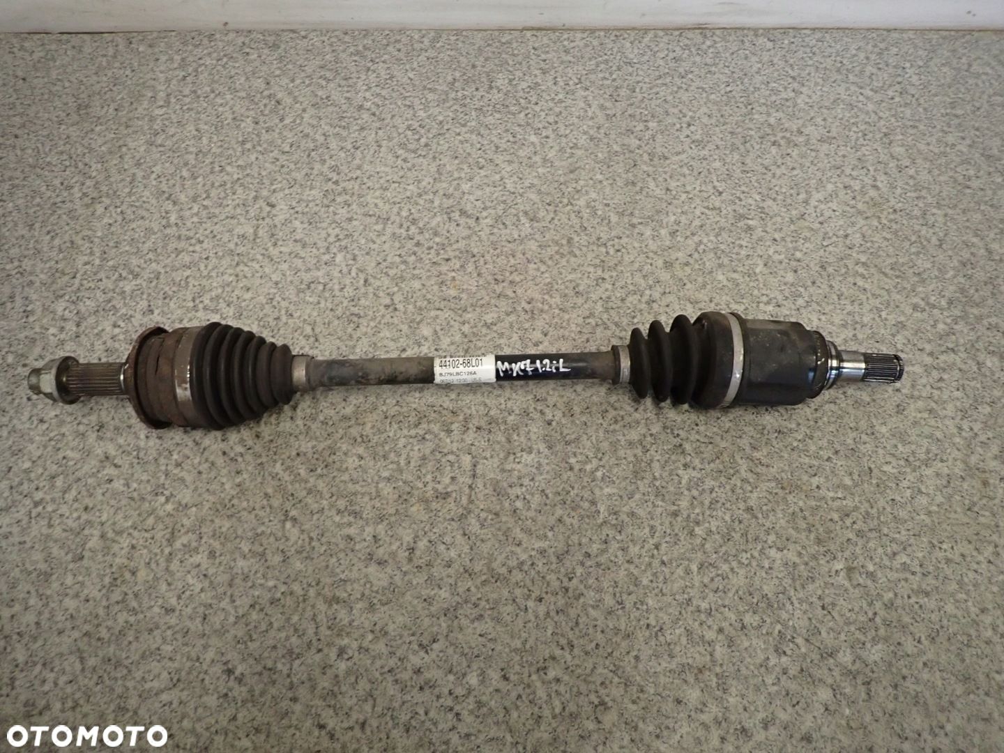 SUZUKI SWIFT IV MK7 10- 1,2 i PÓŁOŚ PÓŁOŚKA LEWA - 1