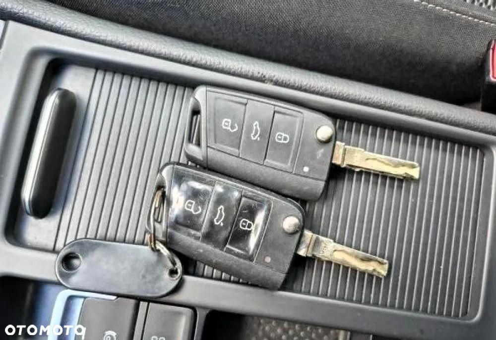 Volkswagen Golf 1.6 TDI BMT Comfortline - 25