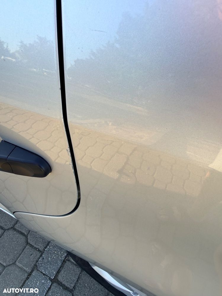 Volkswagen Touran 1.6 TDI DSG Trendline - 15