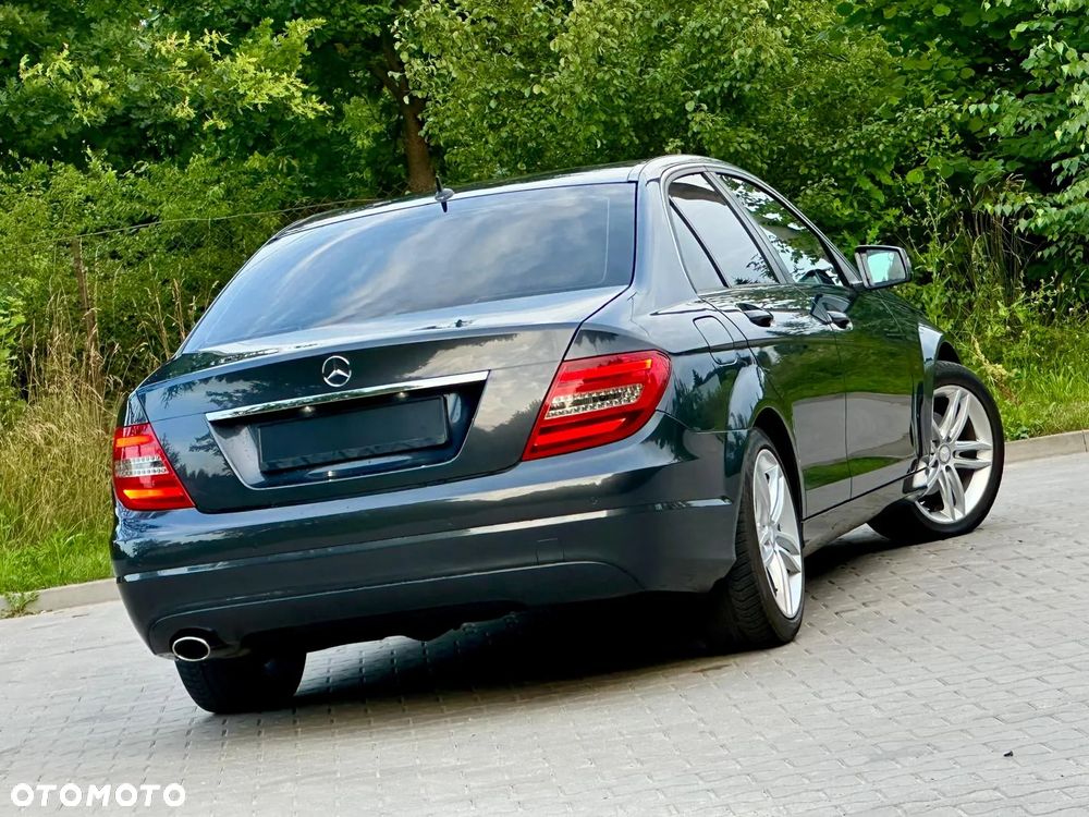 Mercedes-Benz Klasa C 250 CGI BlueEff Avantgarde - 12