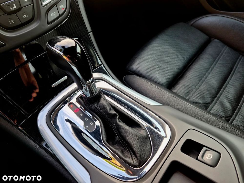 Opel Insignia - 23