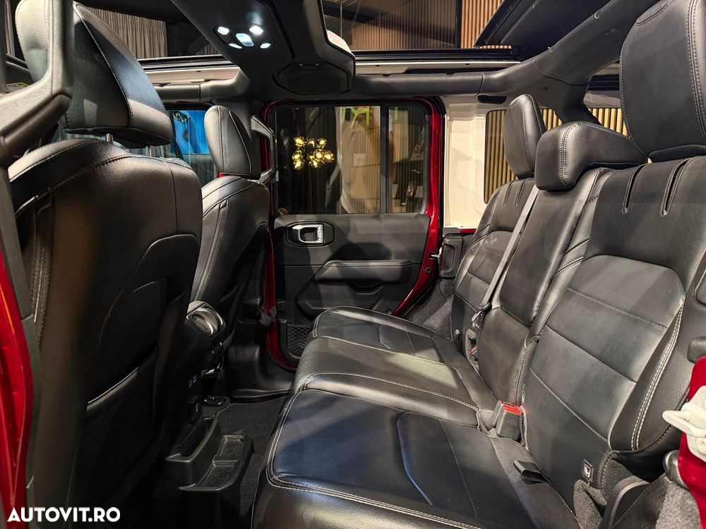 Jeep Wrangler - 32