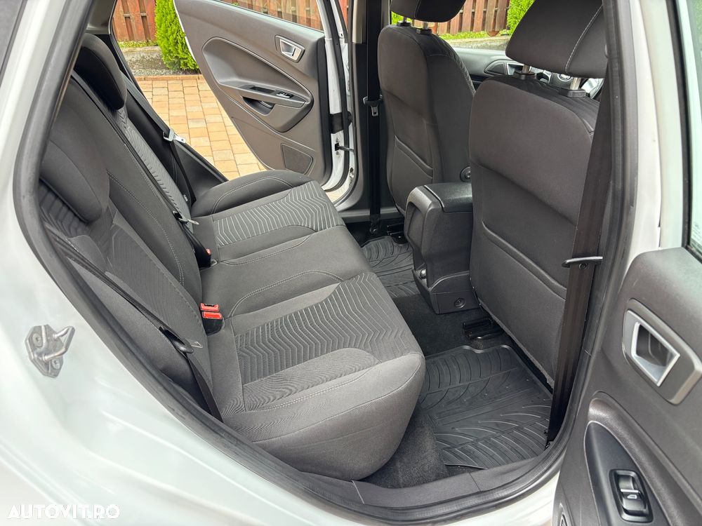 Ford Fiesta 1.6 TDCi DPF Titanium - 9