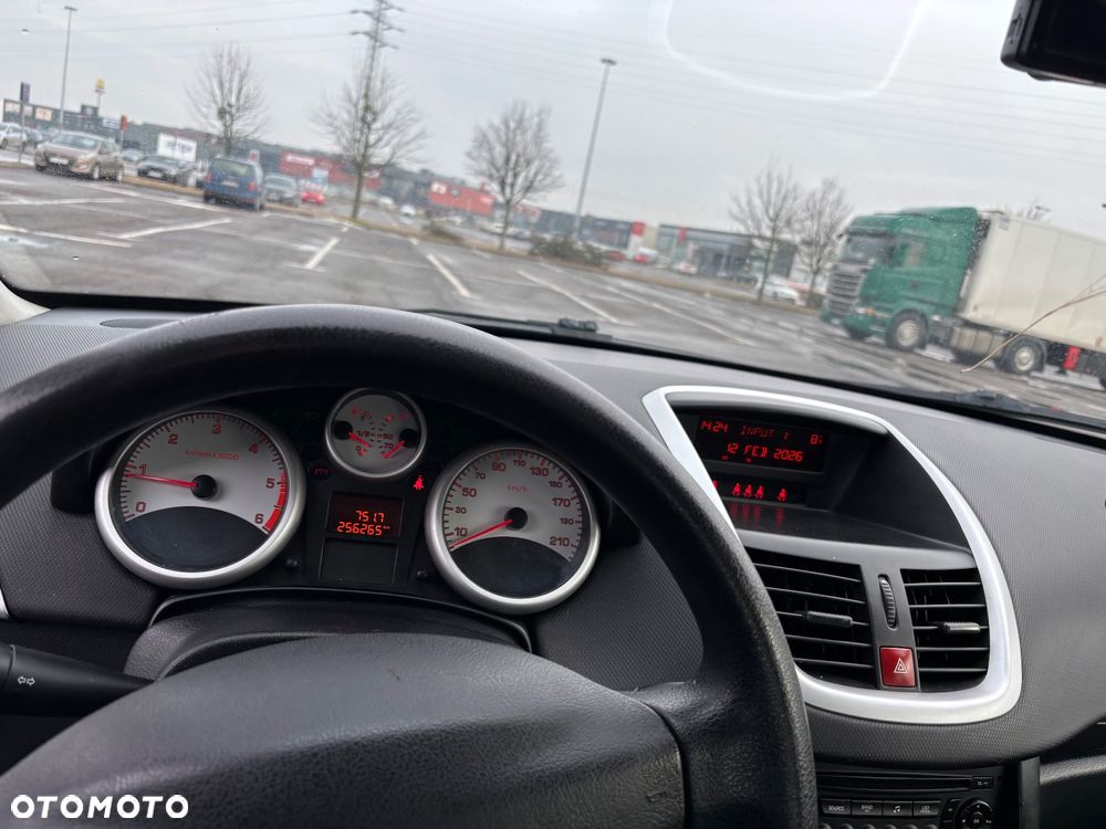 Peugeot 207 90 HDi FAP (Blue Lion) 99G - 14