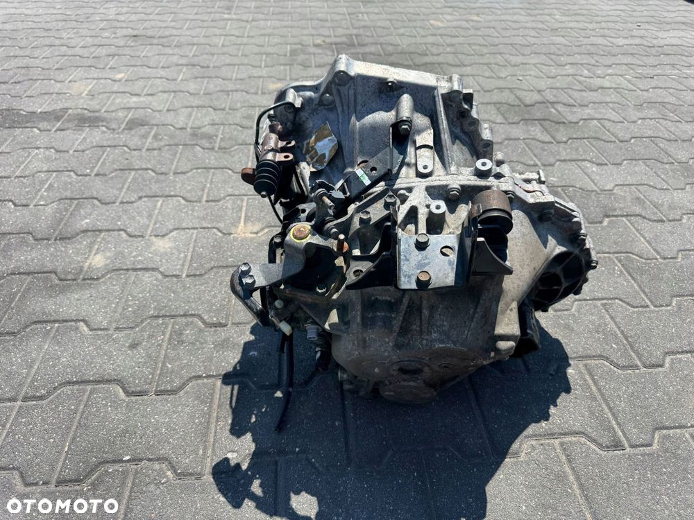 SKRZYNIA BIEGÓW 2.0 D4D TOYOTA AVENSIS T27 2011 - 4