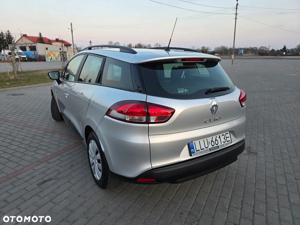 Renault Clio 1.2 16V 75 Expression - 19