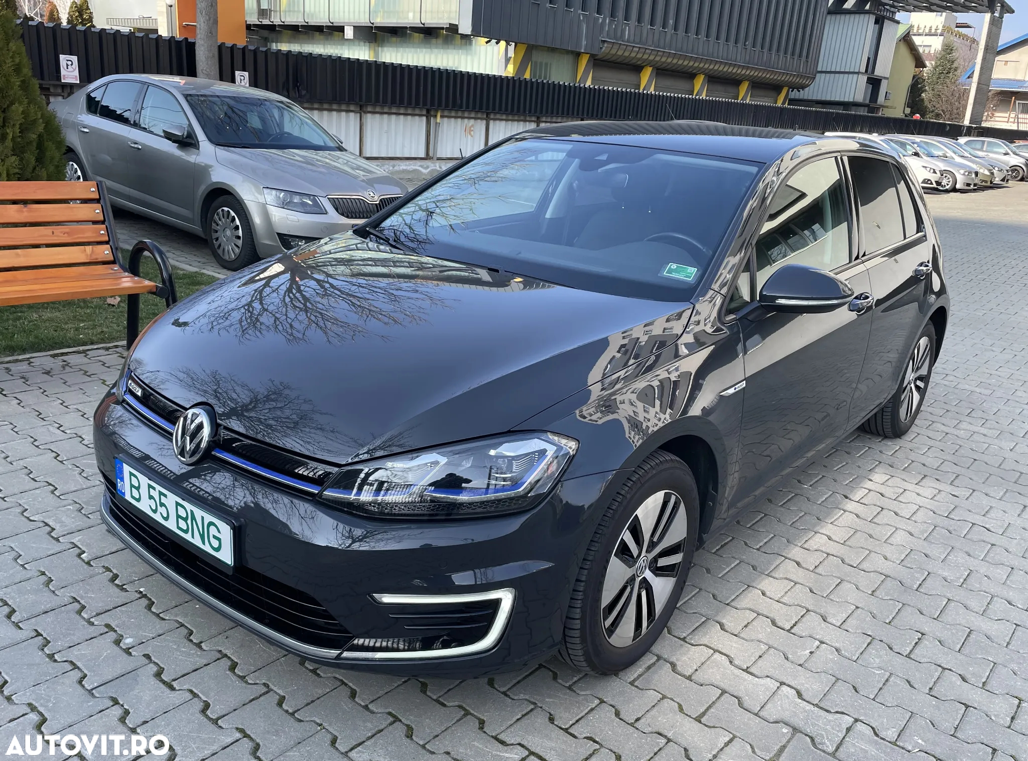 Volkswagen e-Golf - 17