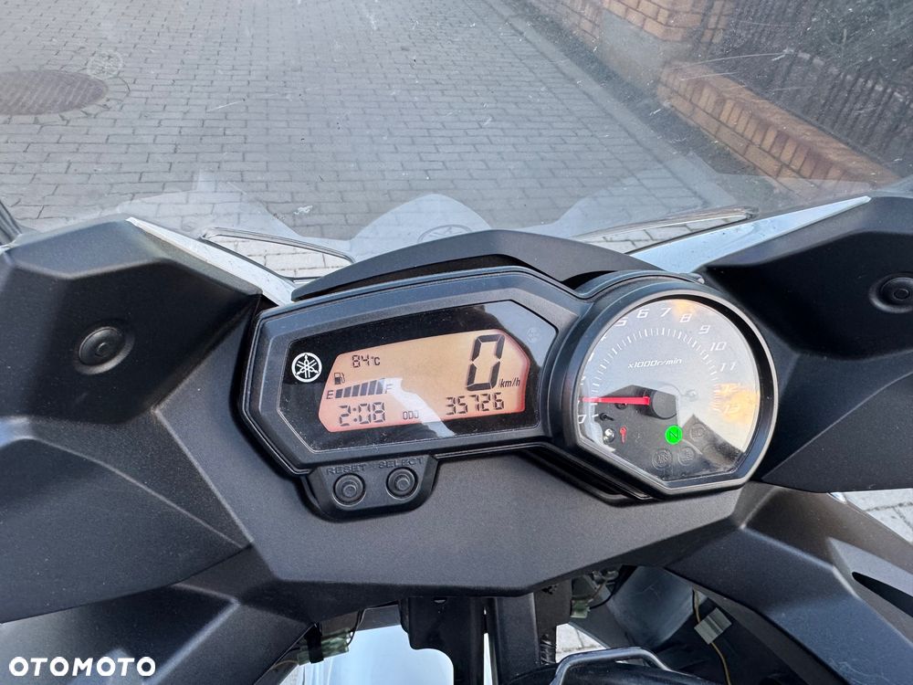 Yamaha XJ - 6