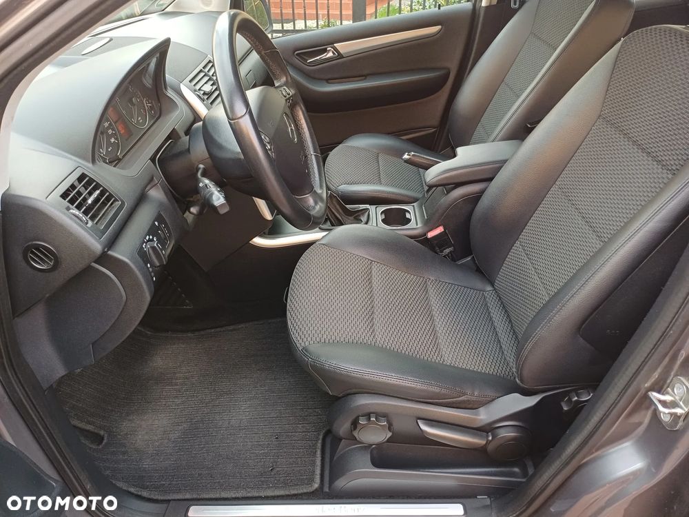 Mercedes-Benz Klasa A 180 BlueEFFICIENCY Avantgarde - 12